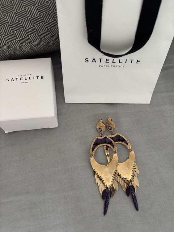 Boucles D'oreilles Longues Lanvin Paris Vintage, Cristal Violet Et Perles Grises, Fermoir Clip, Occasion En Bon état
