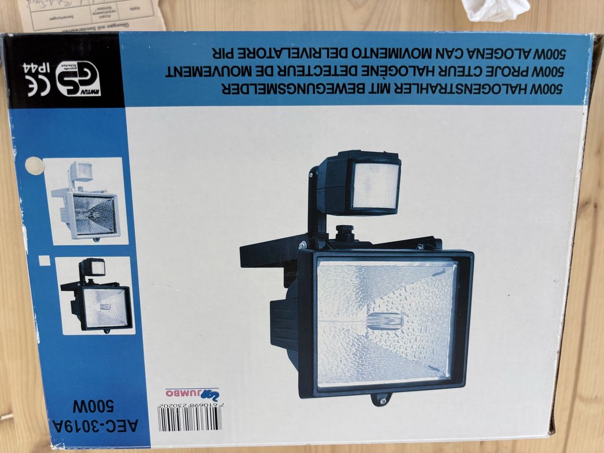 Scheinwerfer: Scheinwerfer Halogen weiss mit Bewegungsmelder – Neu (gemäss Beschreibung) aus Büron von Singer19