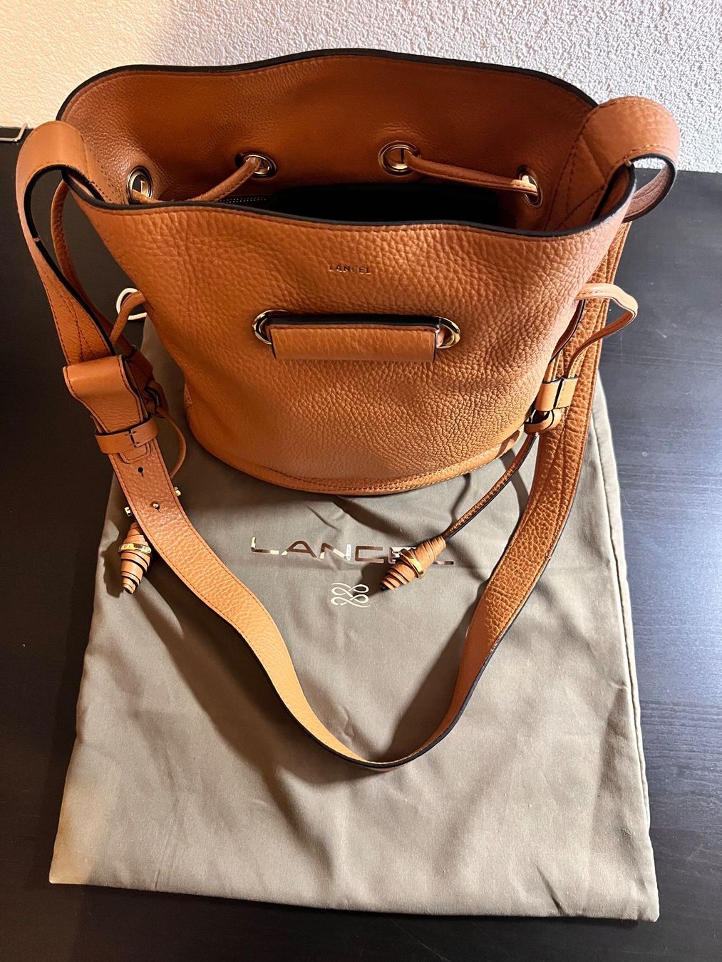 Lancel Taschen für Damen: Sac seau Lancel en cuir camel – Neu (gemäss Beschreibung) aus Genève von val_6wp8