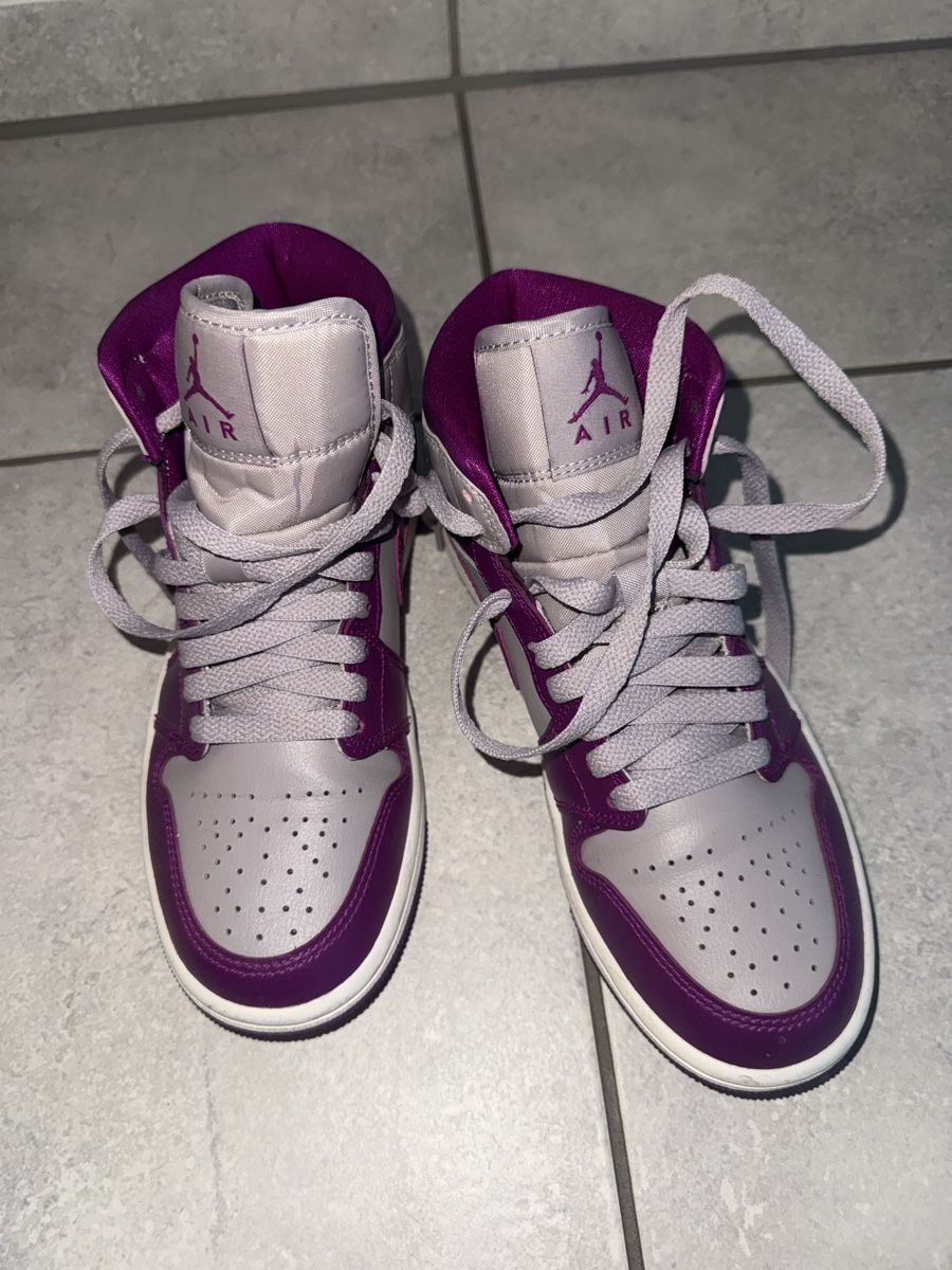 Jordan Scarpe da donna: Nike Air Jordan 1 Mid 36.5 – Nuovo (secondo la descrizione) da Wetzikon ZH venduto da shey7 2