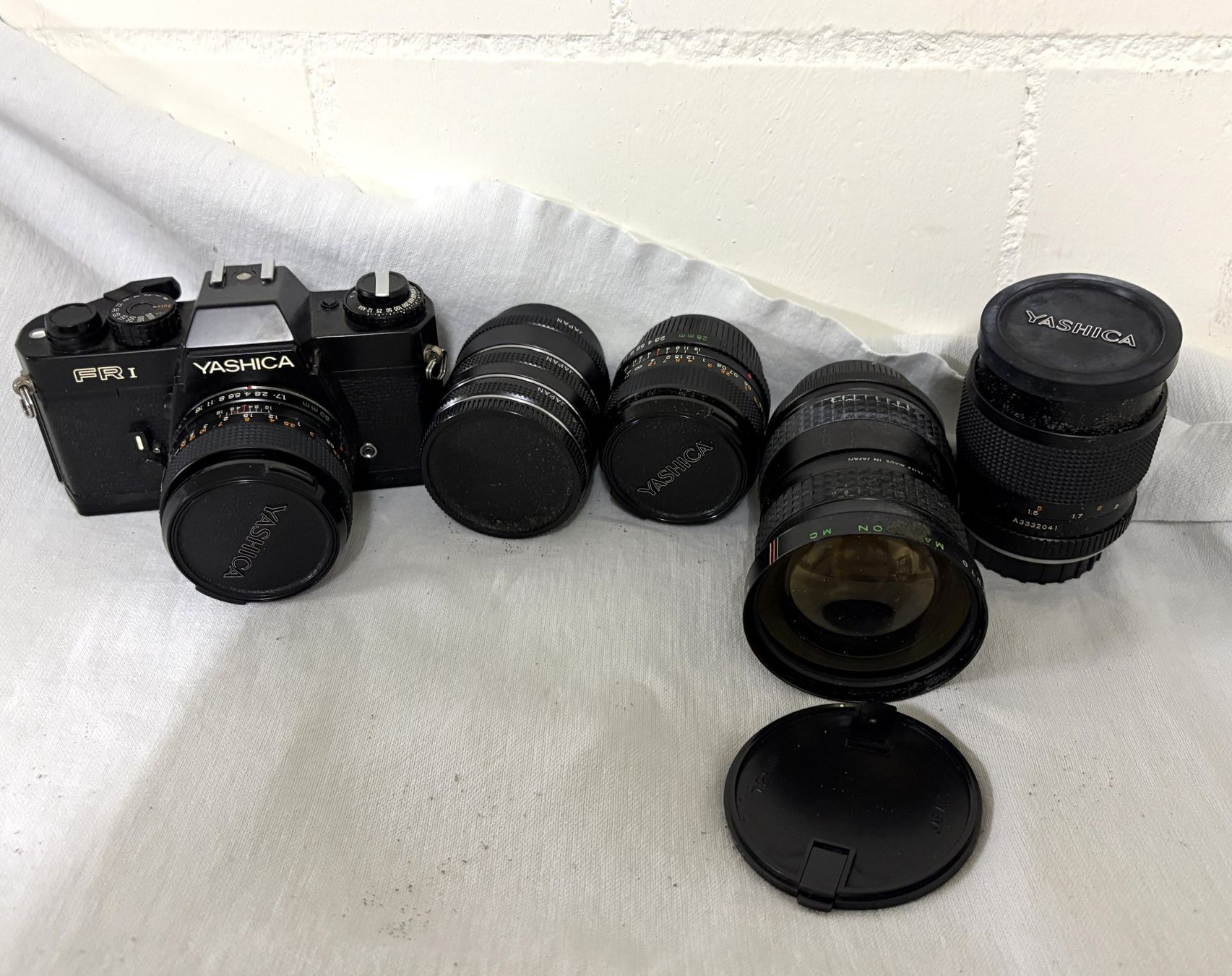 Fotocamera: Fotokamera Markio Yashica mit Objektiven – Usato da Glattbrugg venduto da Ariel012 1