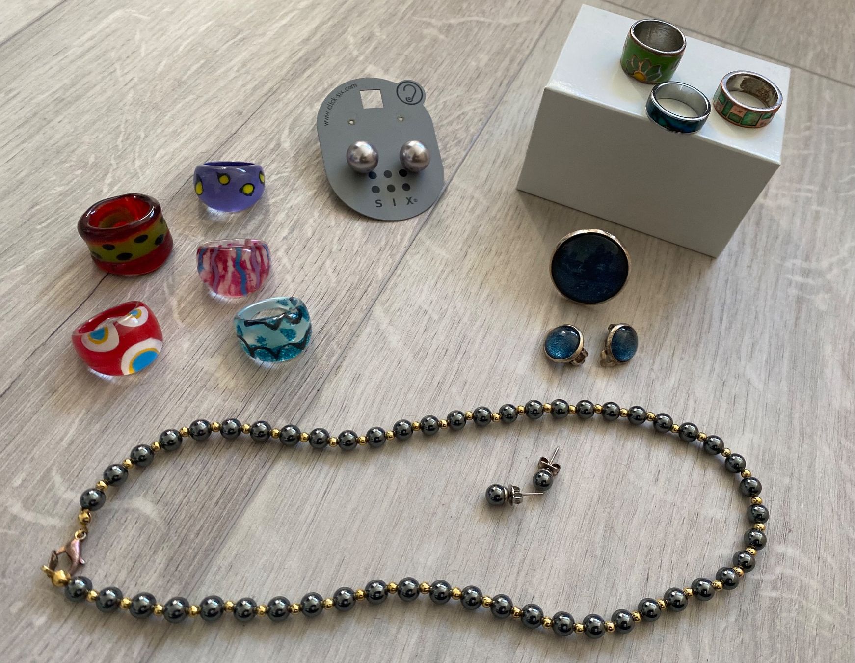 Sonstiger Schmuck: Kette Perlen Kette Ring Ohrringe Ohrstecke – Gebraucht aus Dottikon von 6571