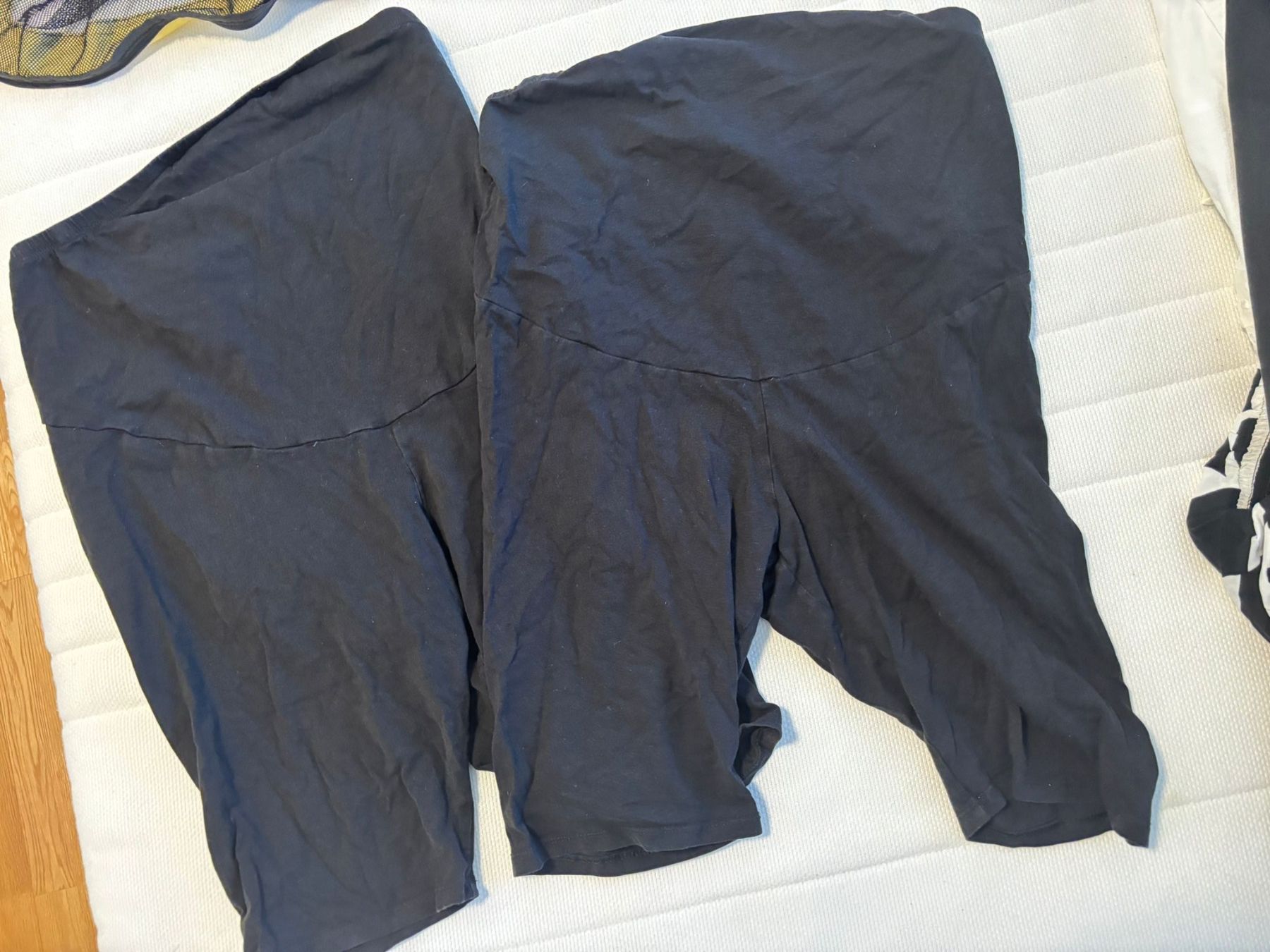 Pantaloni: Maternity Shorts – Nuovo (secondo la descrizione) da Richterswil venduto da Misterwine