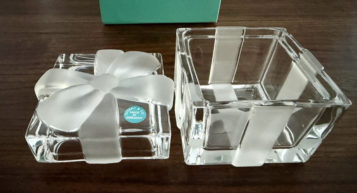 Statuette: Tiffany & Co. Glasbehälter original Neu – Nuovo e nell'imballaggio originale da Kastanienbaum venduto da Linobaby 4