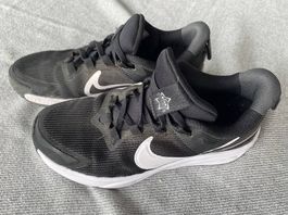 Nike Laufschuh Star Runner 04 Grösse 32