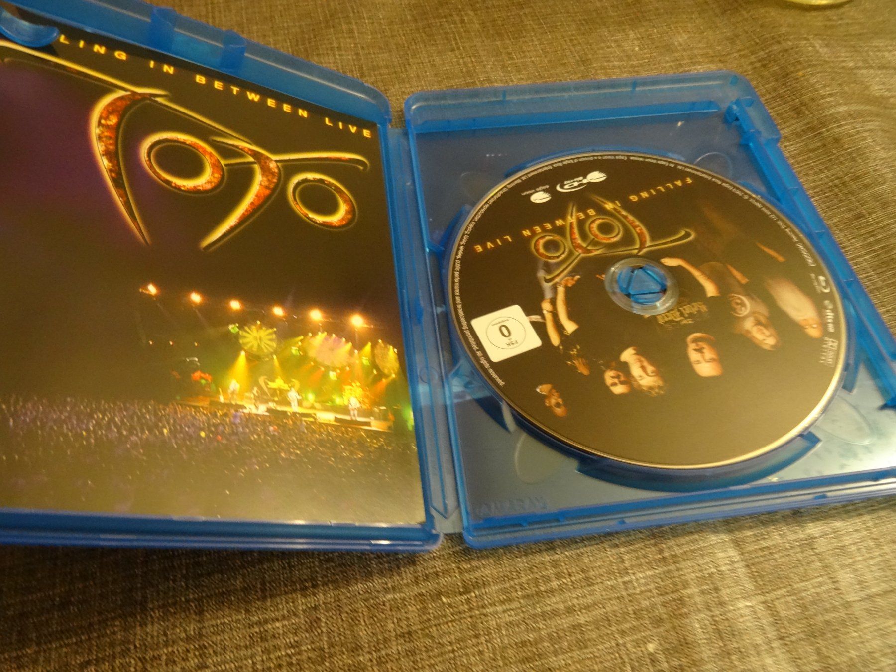 Tous les DVDs: TOTO Falling In Between Live Blu-ray – D'occasion à Olten par Disc-Verkauf 1