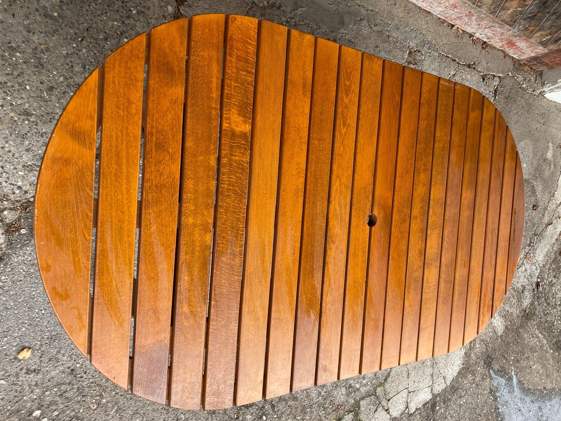 Tische: Gartentisch – Gebraucht aus Däniken SO von  1