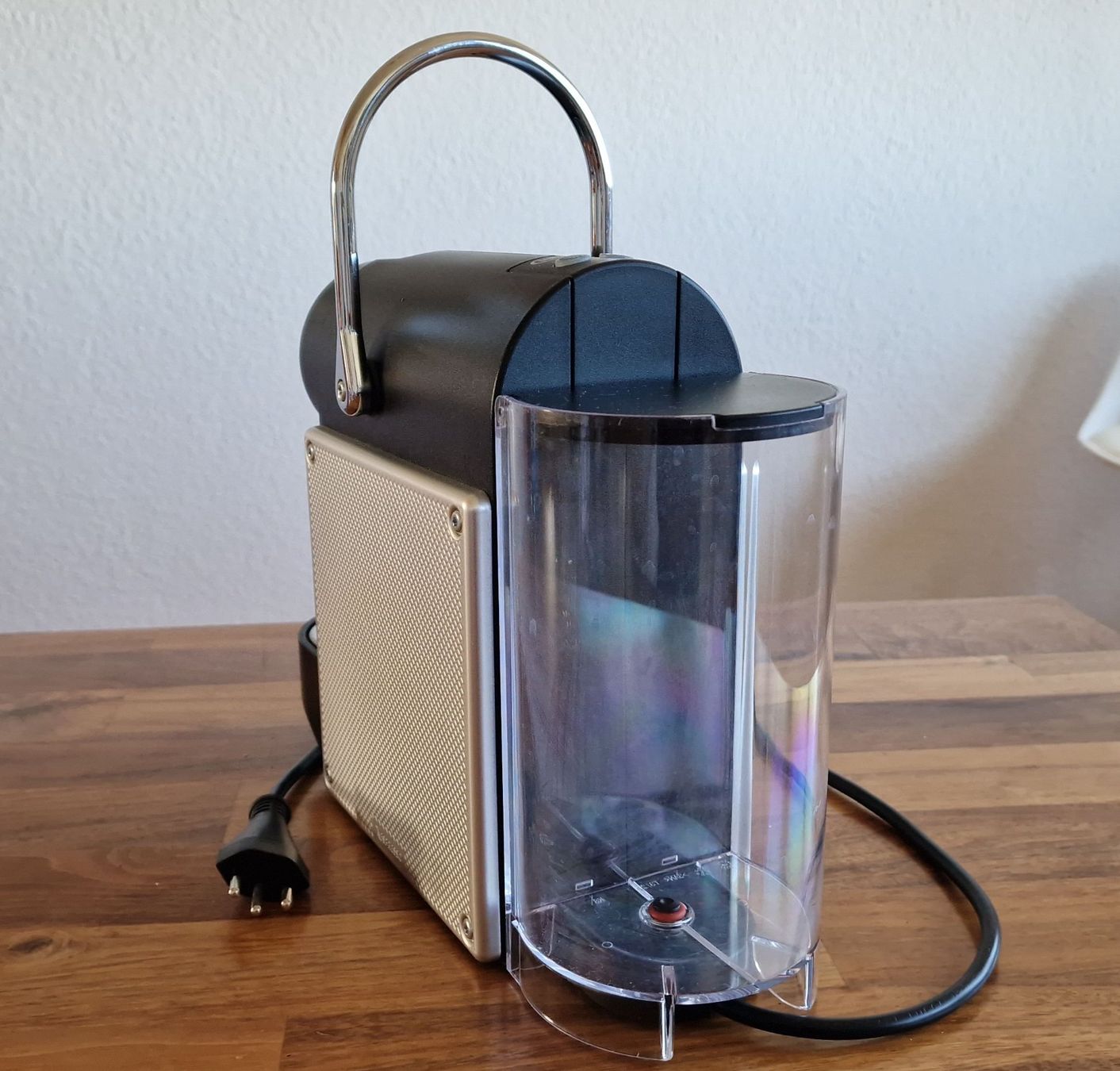 Kaffeemaschinen & Espressomaschinen: De’Longhi Nespresso Pixie EN124.S Kapselmaschine – Gebraucht aus Romanshorn von Niceflyer 7