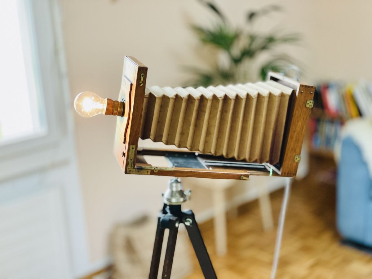 Lampen: Balgenkamera Fotoleuchte Antik E27 dimmbar – Gebraucht aus Zürich von ManuLux 1