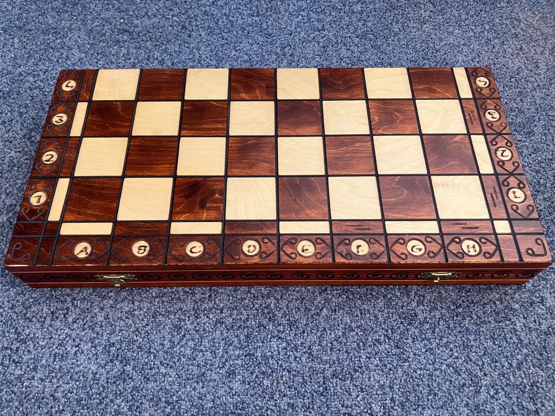 Spiele: Echiquier artisanal (grande taille) – Gebraucht aus Meyrin von Julien333 2