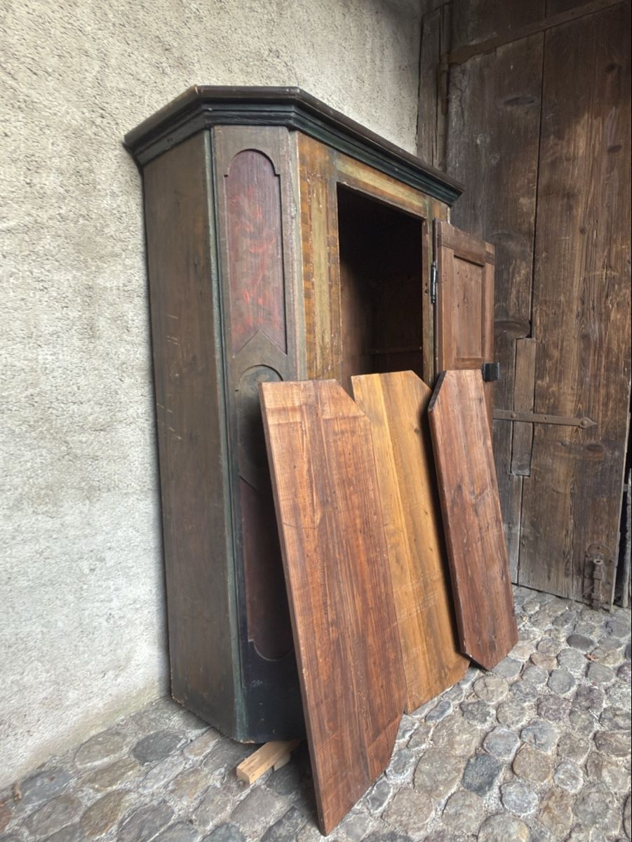 Armadi: Antiker Schrank – Usato da Zürich venduto da El-Ga 3
