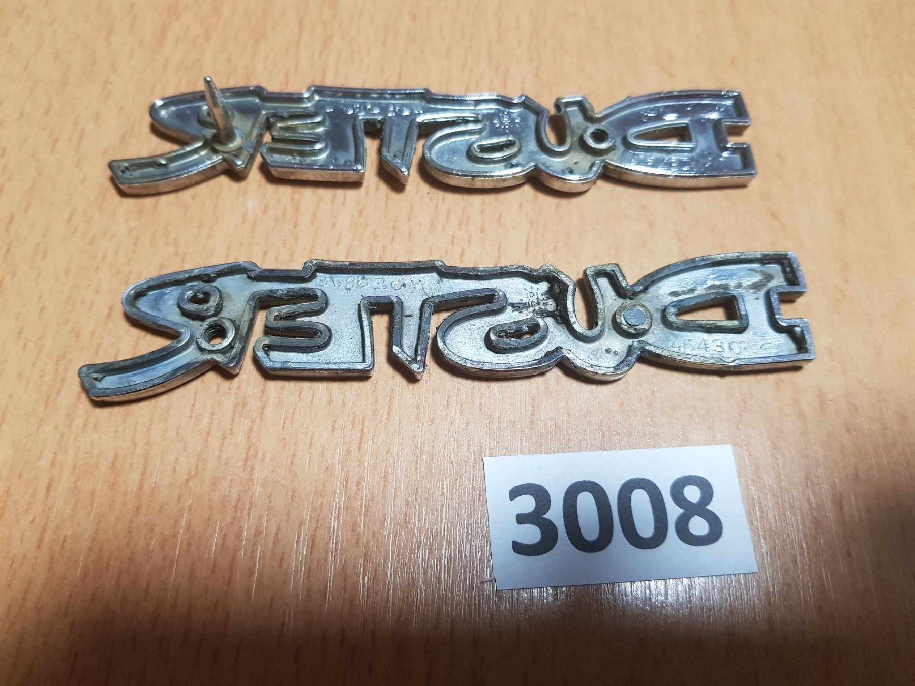 Toutes les pièces auto: Emblem, Duster    2stk. – D'occasion à Niedergösgen par usc_l8gm 1