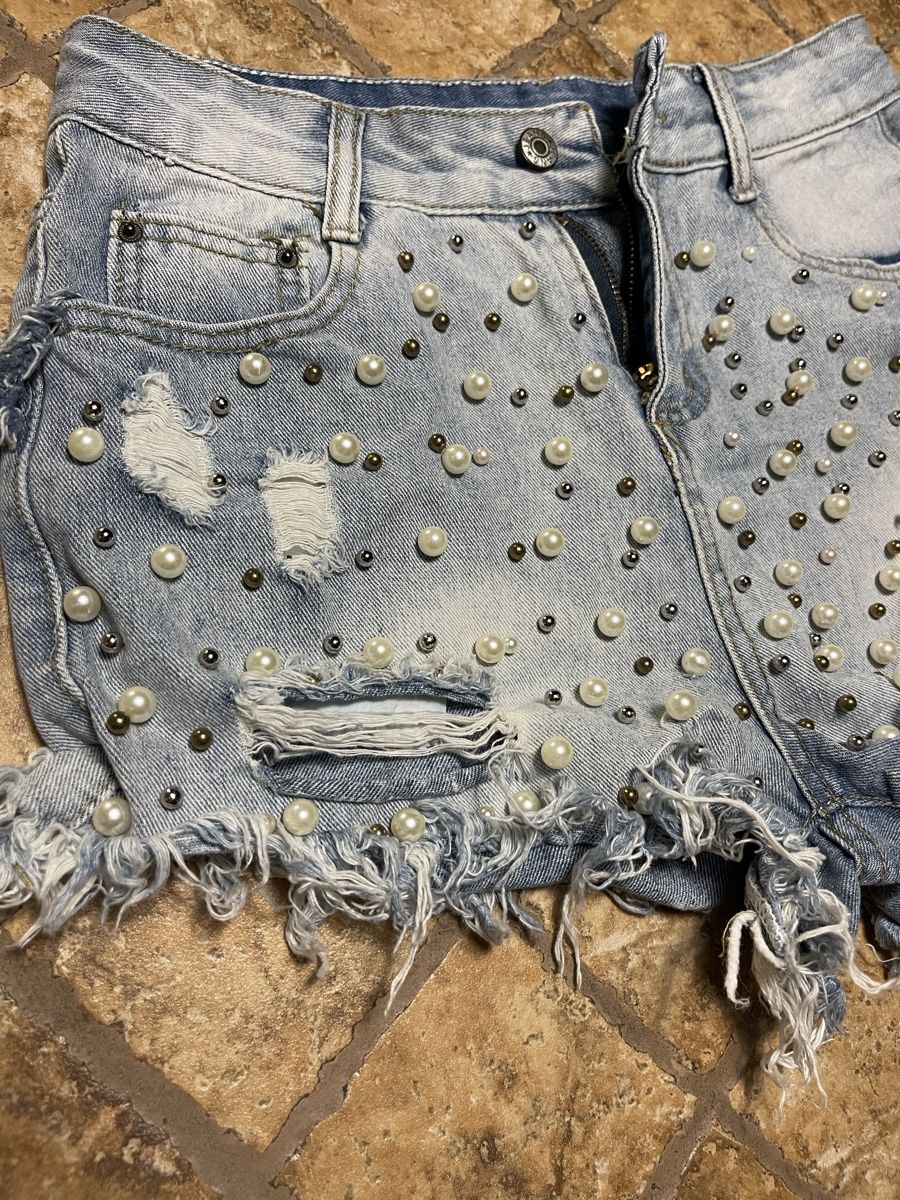 Jeans: Shorts jeans con perle e strappi-S/M – Nuovo (secondo la descrizione) da Gordevio venduto da LanaZimm 4