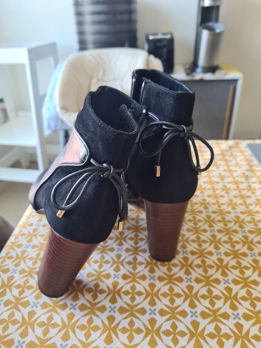 Scarpe da donna: Jonak Lederstiefeletten – Usato da Zürich venduto da safenia87 7
