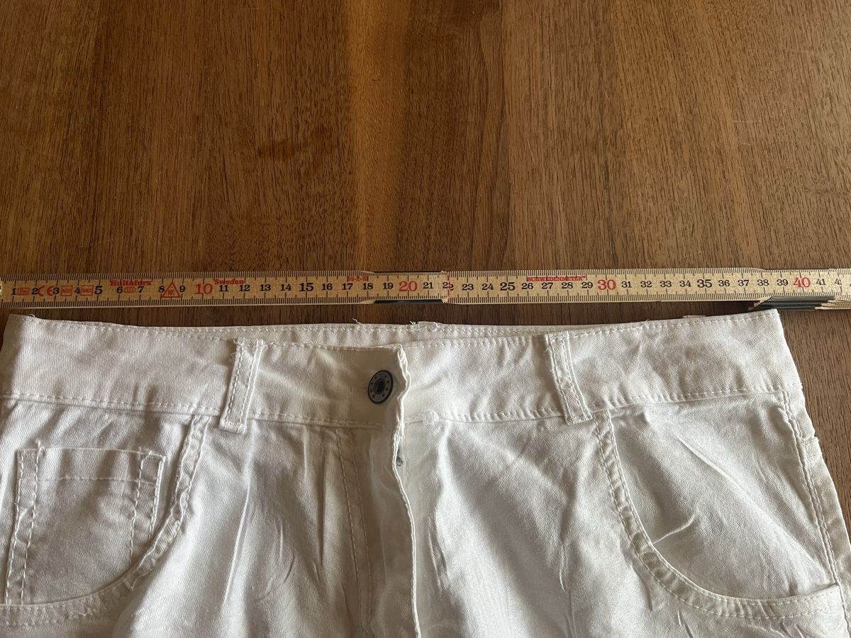 Jeans: Jeans Hose Gr 38/40 mit Rosendruck – Nuovo e nell'imballaggio originale da Aarberg venduto da Jakaro 6