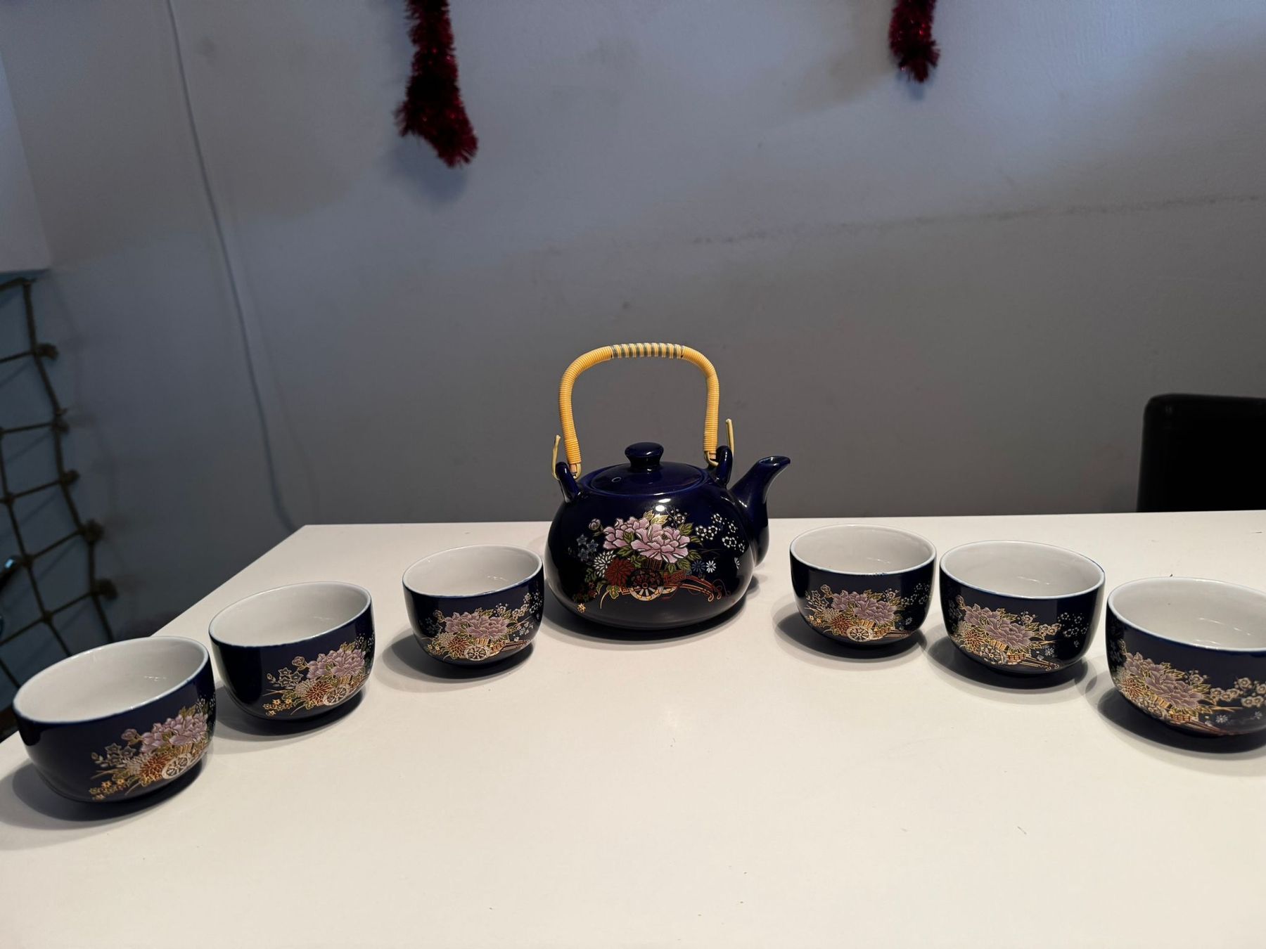 Geschirrsets: 7-teiliges Teeset – Gebraucht aus Egg b. Zürich von Brocki_Insel_Egg