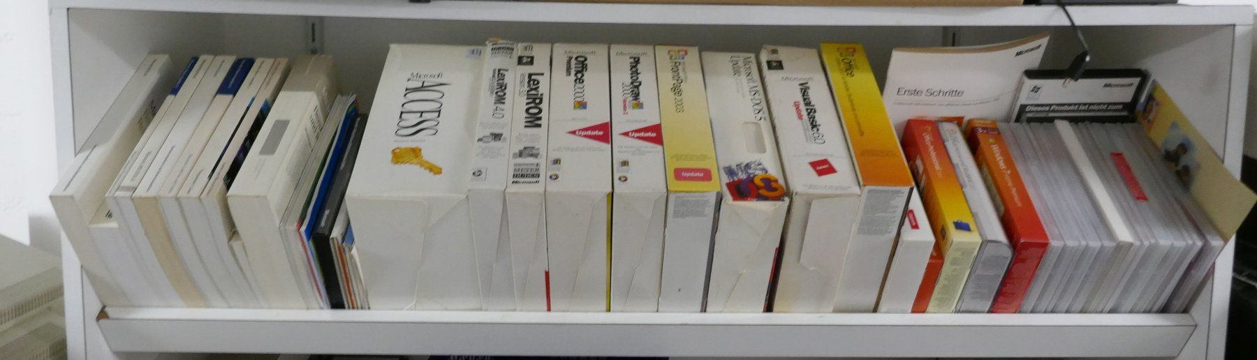 Microsoft Applications: Riesiges Microsoft Software Paket – D'occasion à Wenslingen par FairlightCMI