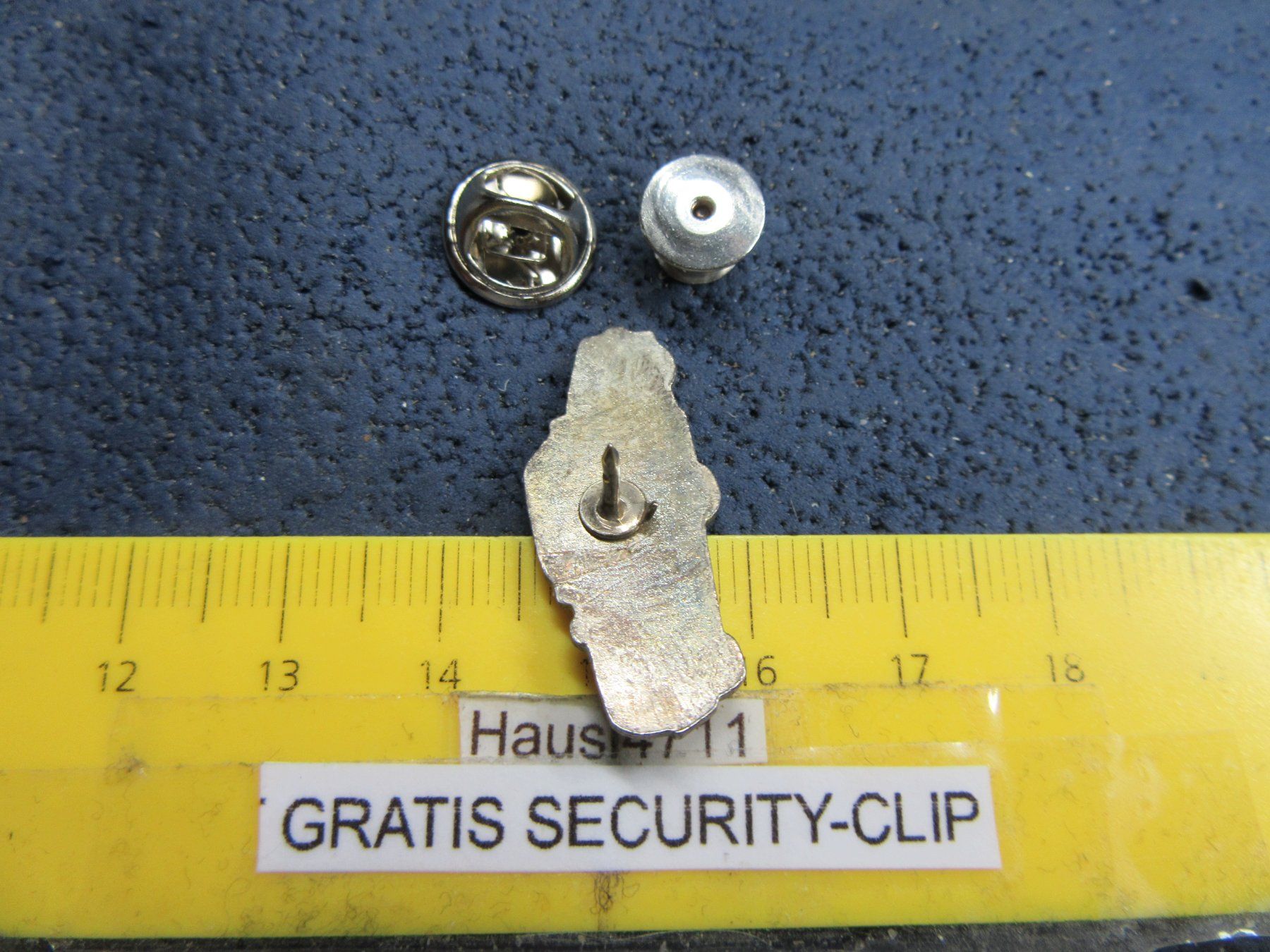 BMW Plaketten & Abzeichen: BMW 3er CABRIO E36 ROT AUTO PIN ENAMEL MIT SECURITY-CLIP – Gebraucht aus Ettingen von Hausi4711 2