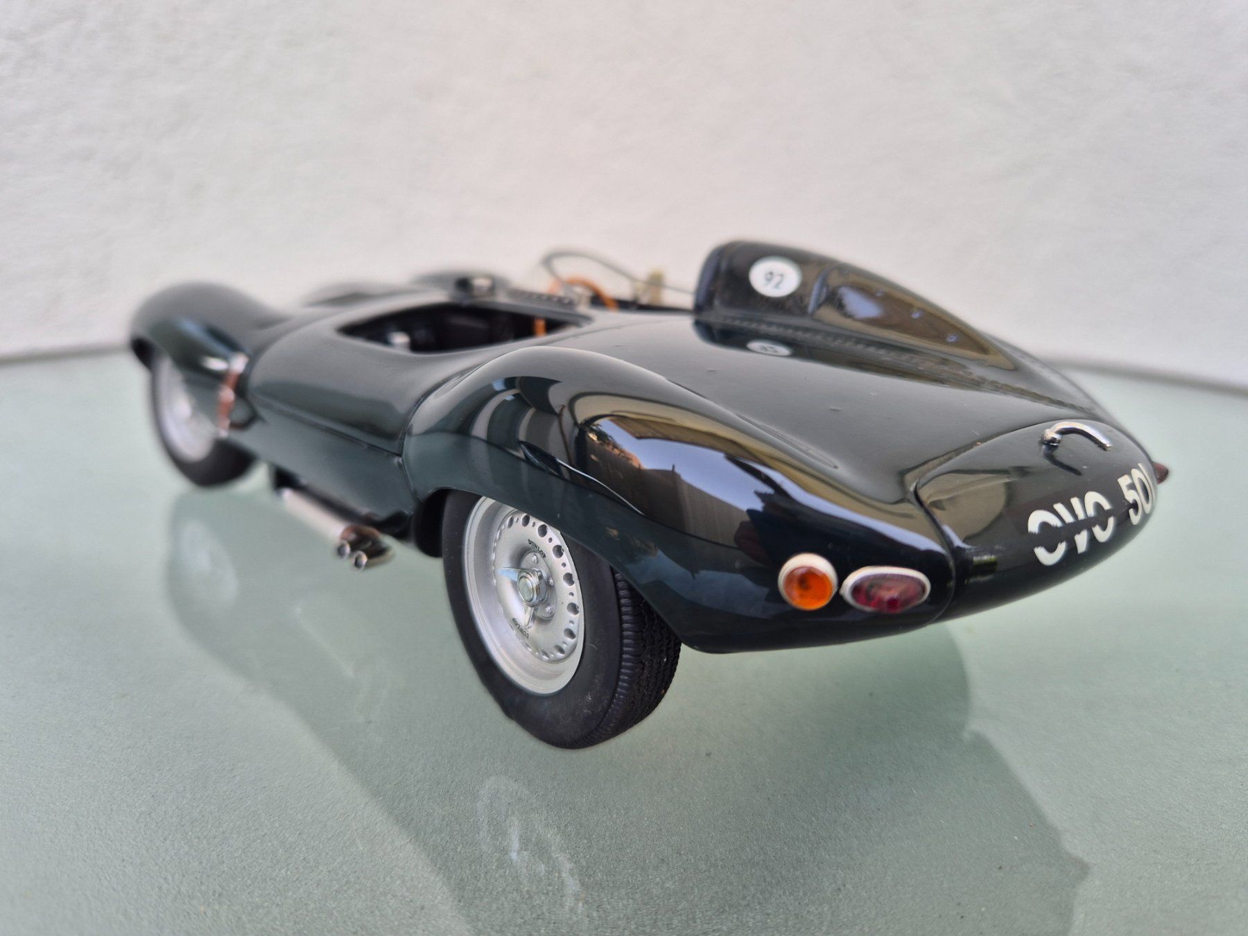Jaguar Modellini d'auto: Jaguar D-Type von Auto Art 1:18 – Usato da Oberbuchsiten venduto da laffite54 4