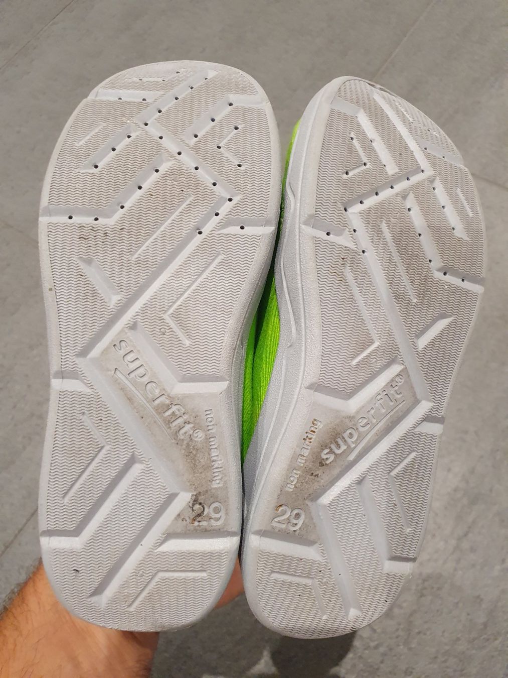Superfit Scarpe per ragazzi: Hausschuhe Gr.29 / Finken – Usato da Altendorf venduto da MiriCaj 3