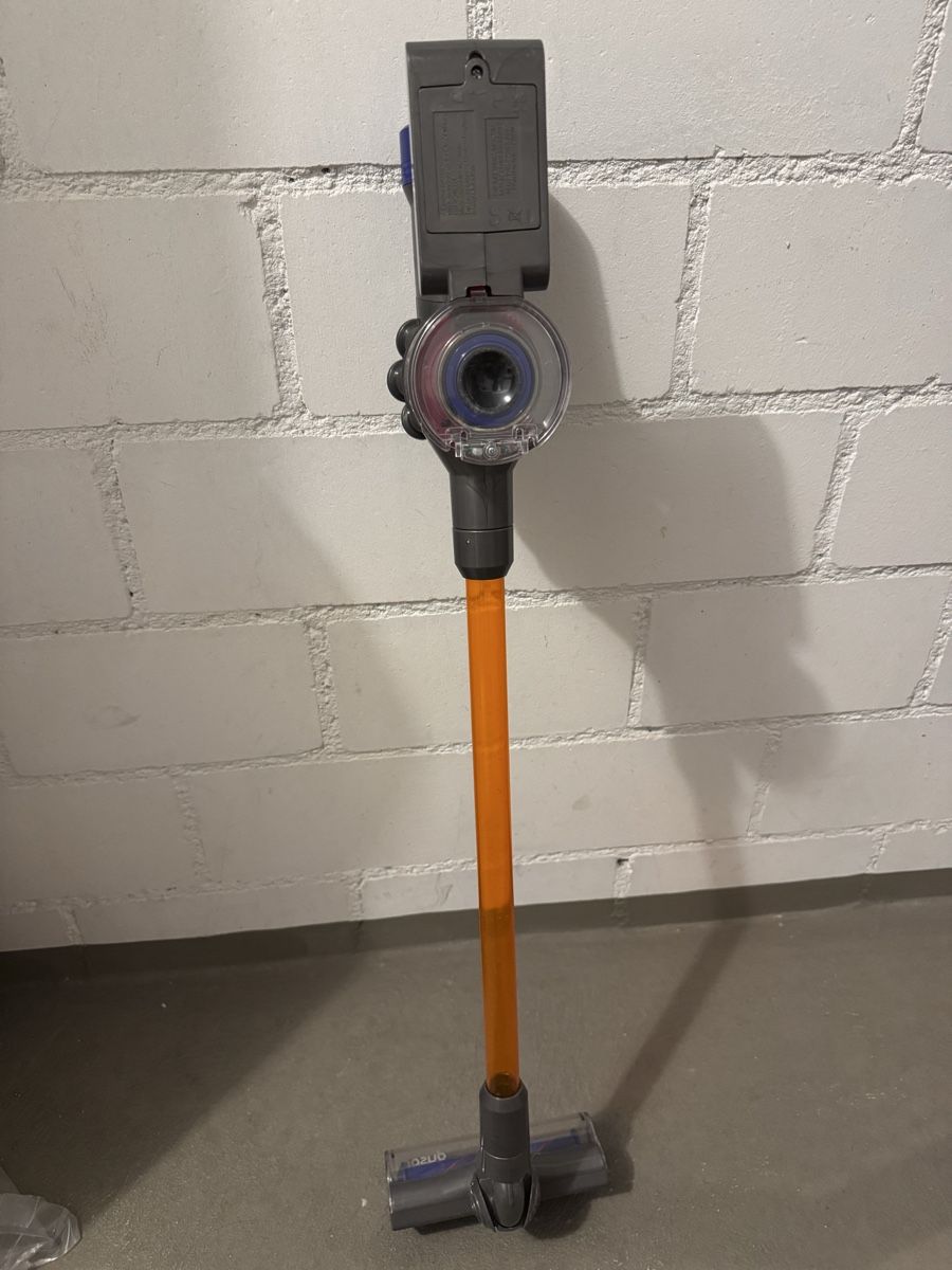 Jouets: Dyson Spielzeug-Staubsauger – D'occasion à Baar par man_8syd 2
