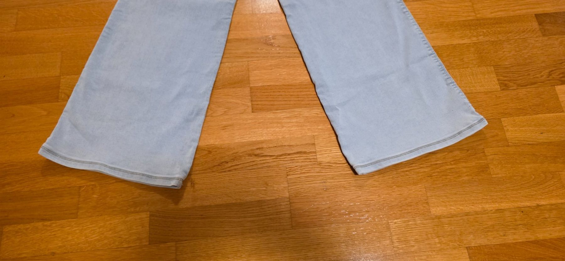 C&A Pantalons: C&A Freizeithose im Jeanslook hellblau / hellgrau - Gr. 152 – D'occasion à Fällanden par zeno01 4