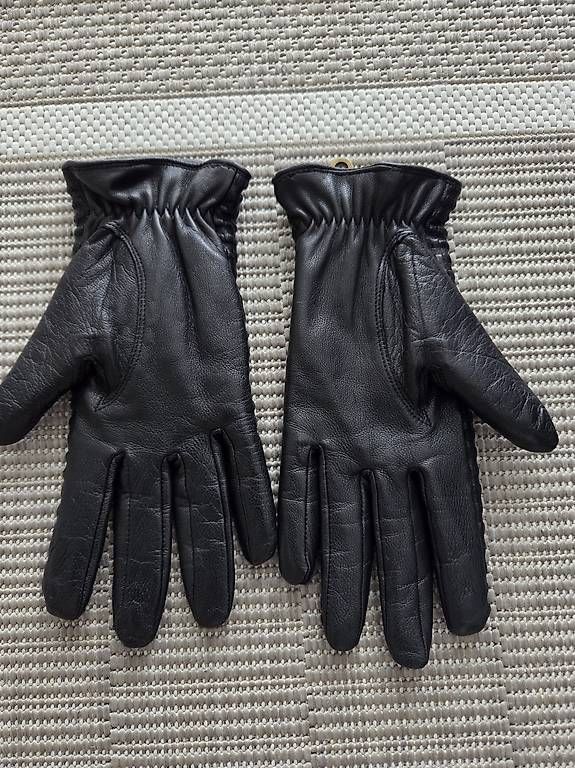 Guanti & manicotti: Handschuhe Leder gr. S – Usato da Bronschhofen venduto da Katrusja 1