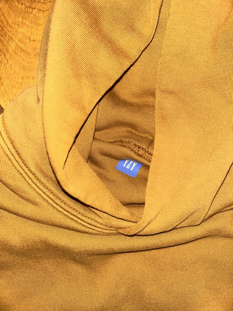 Pullover & Sweatshirts: Yeezy hoodie – Gebraucht aus Liestal von ana_h7kl 1