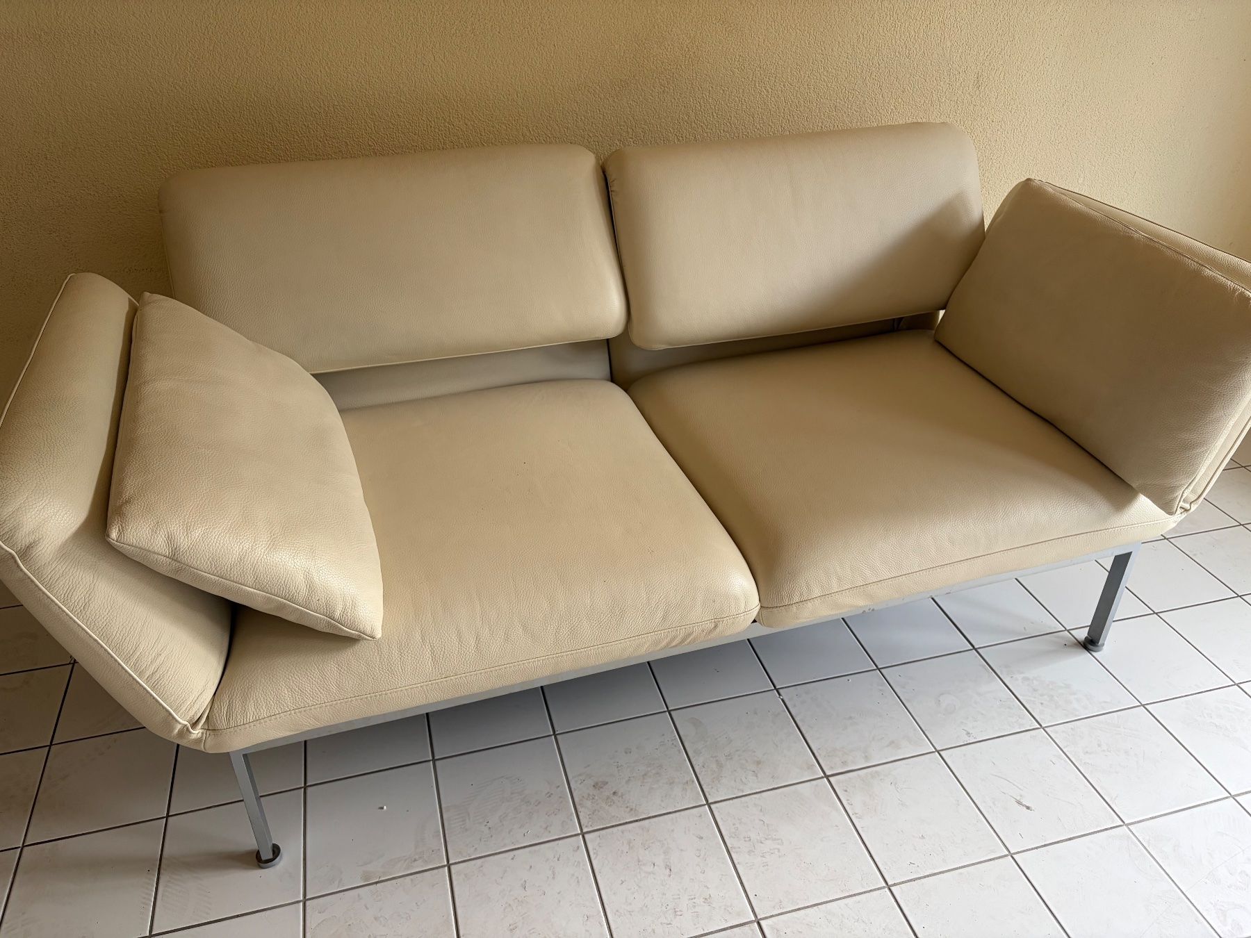 Divani: Ledersofa mit Schlaffunktion – Usato da Oberwil-Lieli venduto da bef_lx8x