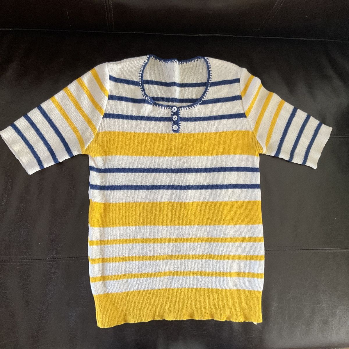Top: Retro Hippie style Top – Usato da Kriens venduto da bonobo40