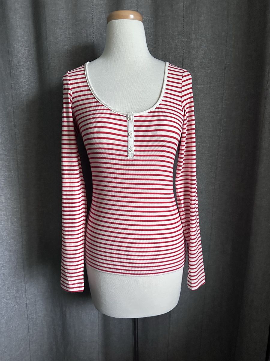H&M Top: Henleyshirt – Nuovo (secondo la descrizione) da Uitikon Waldegg venduto da MGC