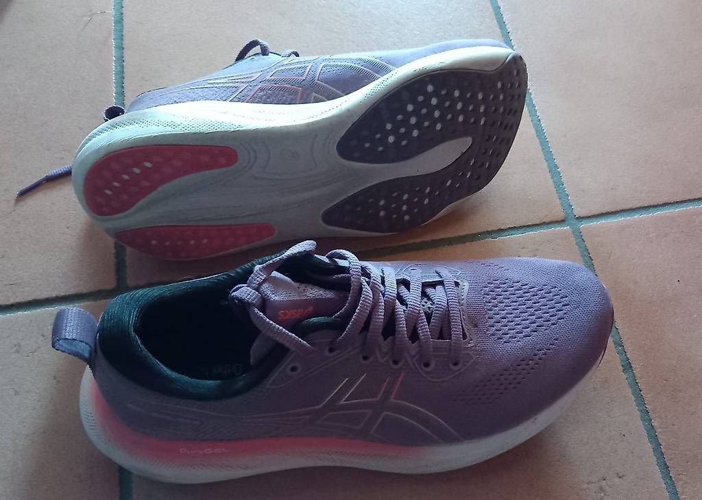 Scarpe da donna: Baskets Asics : prix à discuter – Usato da Fribourg venduto da sop_pfq8