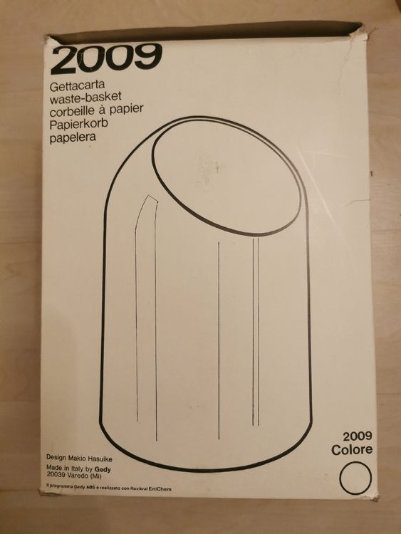 Revistero diseño de Makio Hasuike para Gedy, 1980's