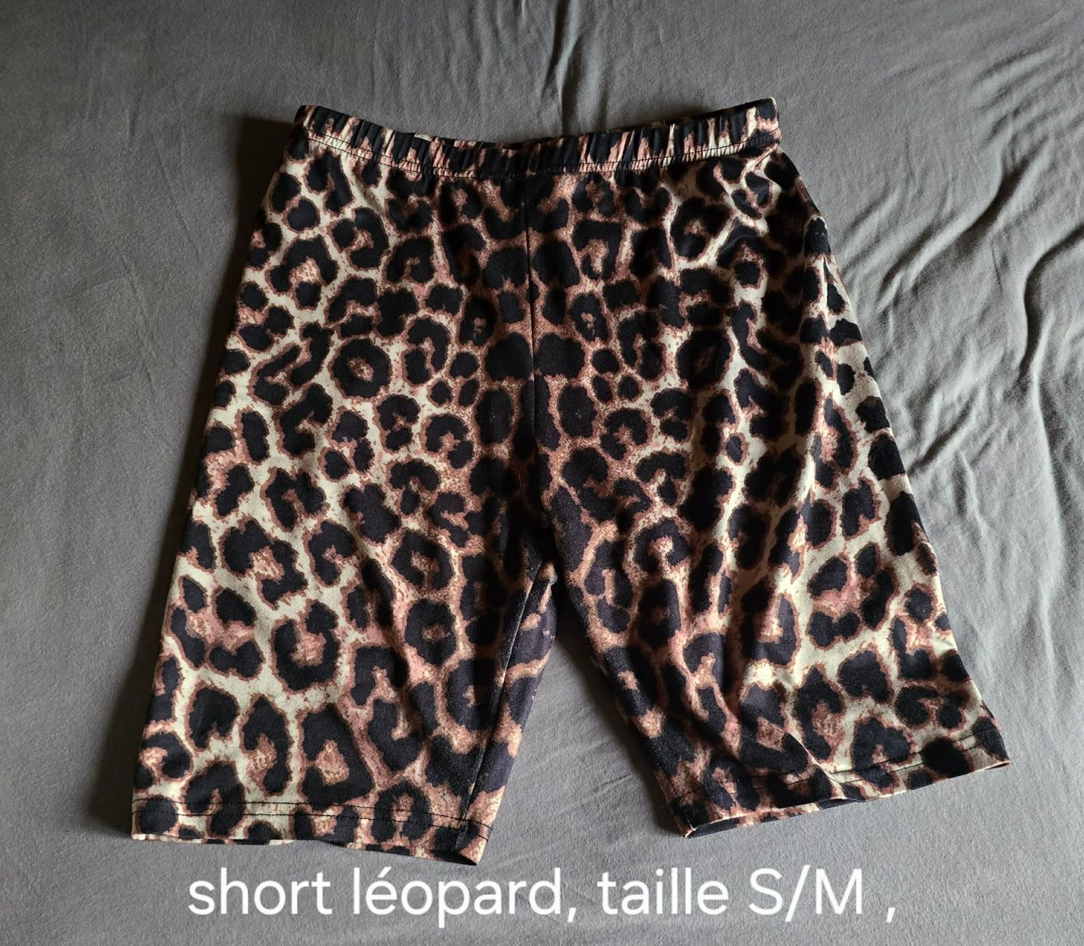 Pantalons: Short imprimé léopard taille S/M, neuf  – Neuf (Voir description) à Monthey par Chez-Dani-81