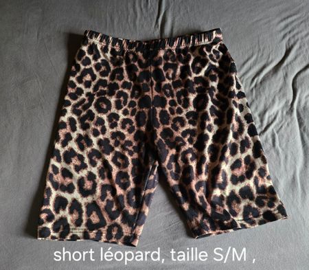 Short imprimé léopard taille S/M, neuf 