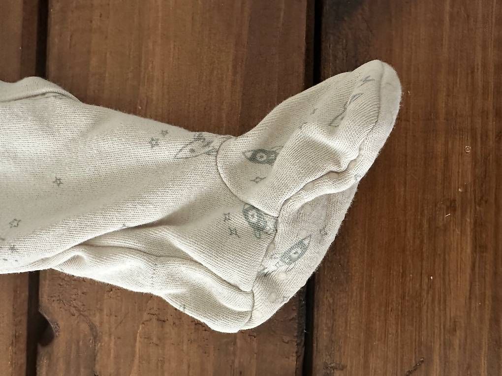 Pyjamas & Ähnliches: Strampler / Pijama 0-6 Monate | Weltraum – Gebraucht aus Zürich von domeldidom 2