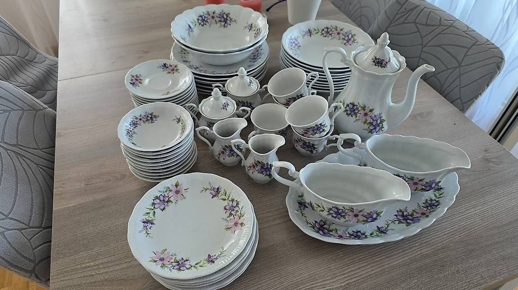 Set di piatti: Geschirr  – Usato da Wallisellen venduto da alj_cr5c