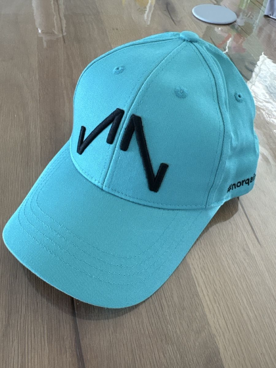 Chapeaux, bonnets & casquettes: Cap Norqain blue cotton adjustable good condition – Neuf (Voir description) à Steinhausen par nic_9lzh