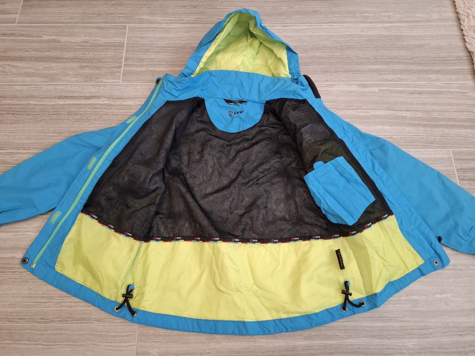 Giacche: Veste imperméable bleue en taille 152 – Usato da Ecublens FR venduto da ame_y8tq 3