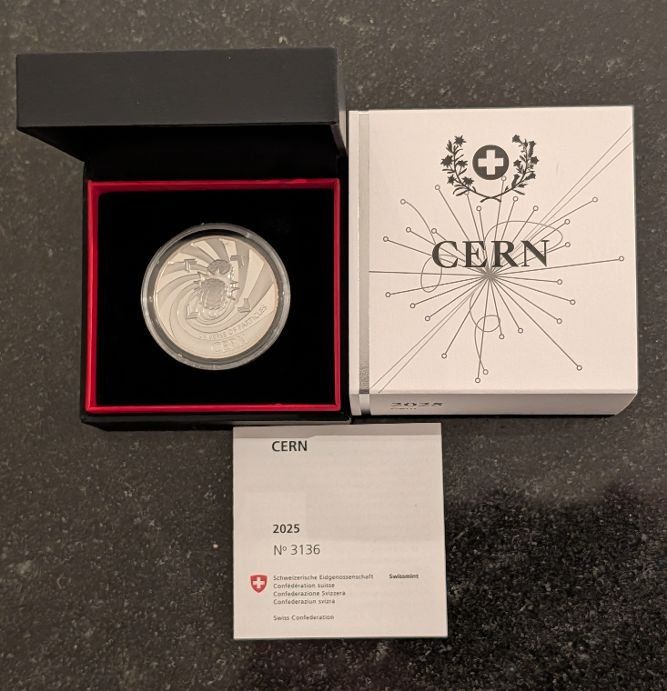Tutti le monete: 20 Franken 2025 pp Silber Cern Box – Nuovo (secondo la descrizione) da Arch venduto da moneyswiss
