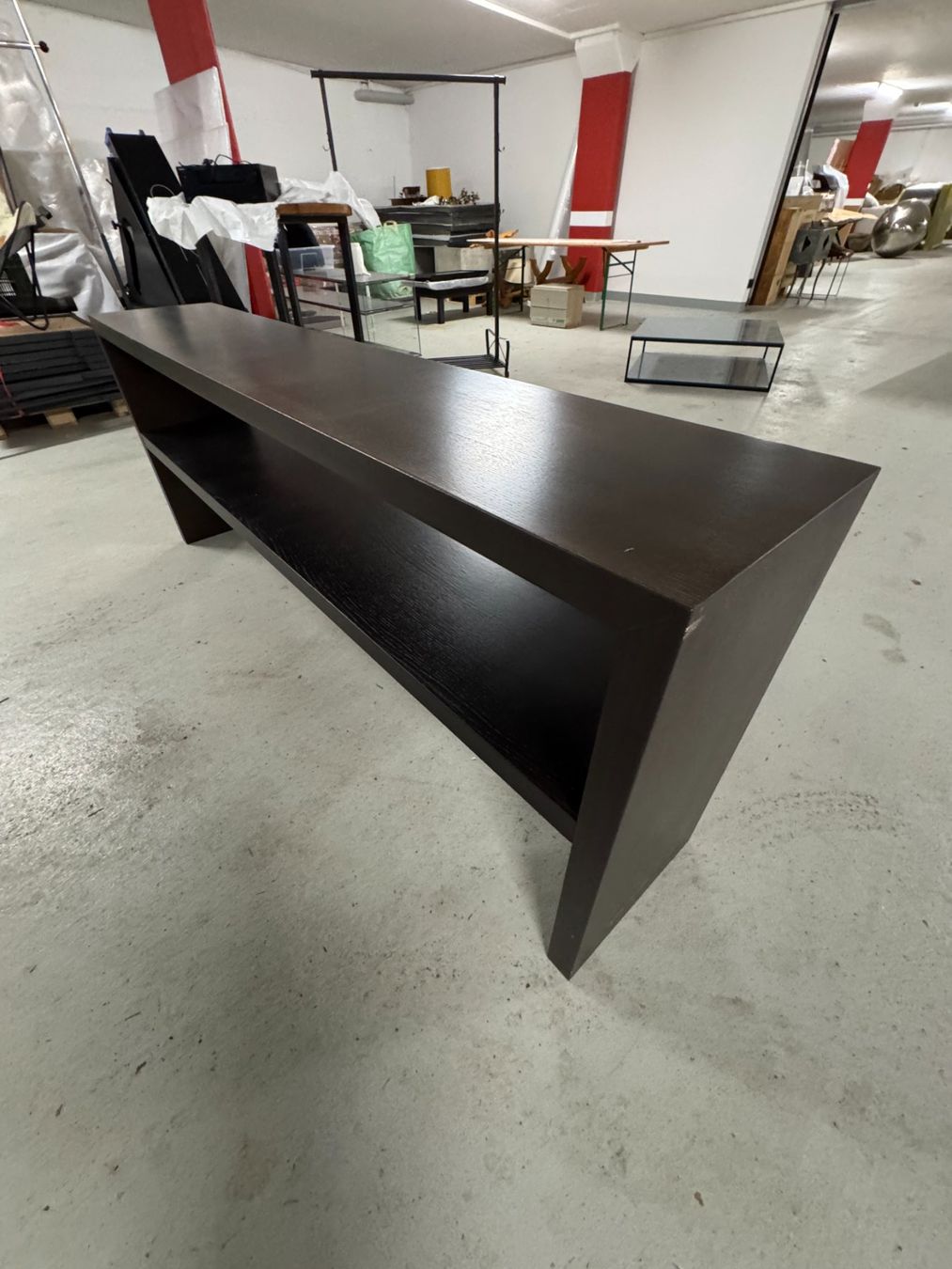 Tables: Large Dark Brown Console Table with Shelf – D'occasion à Oeschseite par -Luxury-On-Line- 2
