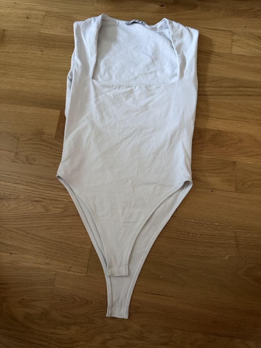 Zara Tops: Top blanc ZARA  – Gebraucht aus Le Locle von Mayd_h