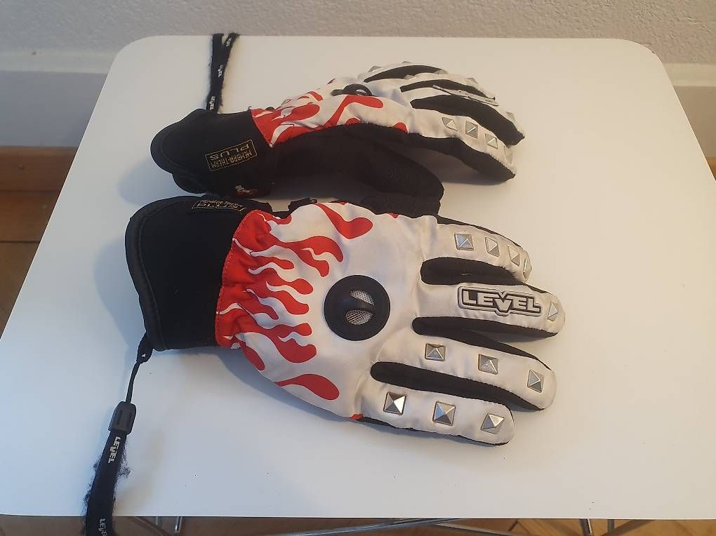 Guanti & manicotti: Skihandschuhe von Level / Grösse S – Usato da Bern venduto da PH85BE