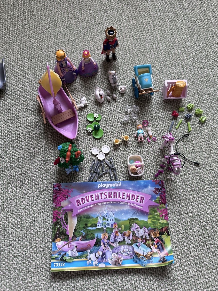 Playmobil Giocattoli: PLAYMOBIL Advent Calendars – 2 Sets – Usato da Bex venduto da roopa.gorla 7