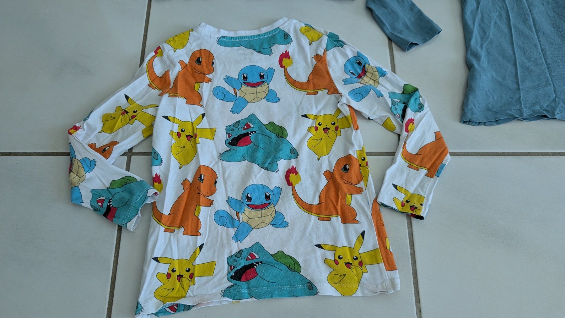 Lotti & Set di vestiti: Pokemon Kleiderpaket - Grösse 122 – Usato da Oberwil-Lieli venduto da meipa3000 7