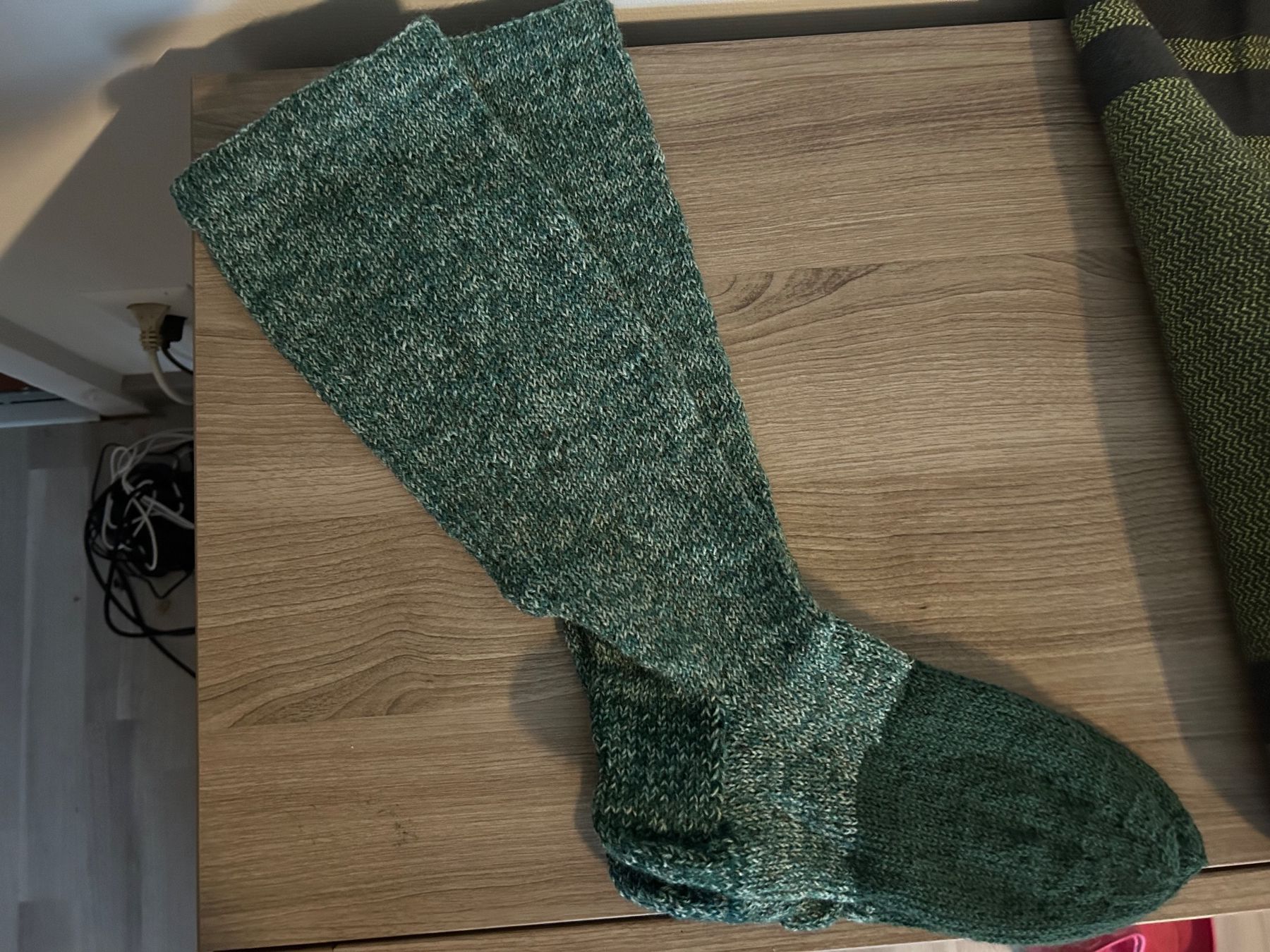 Calze: selbstgestrickte Socken Gr. 43 – Nuovo (secondo la descrizione) da Obergösgen venduto da Andre118