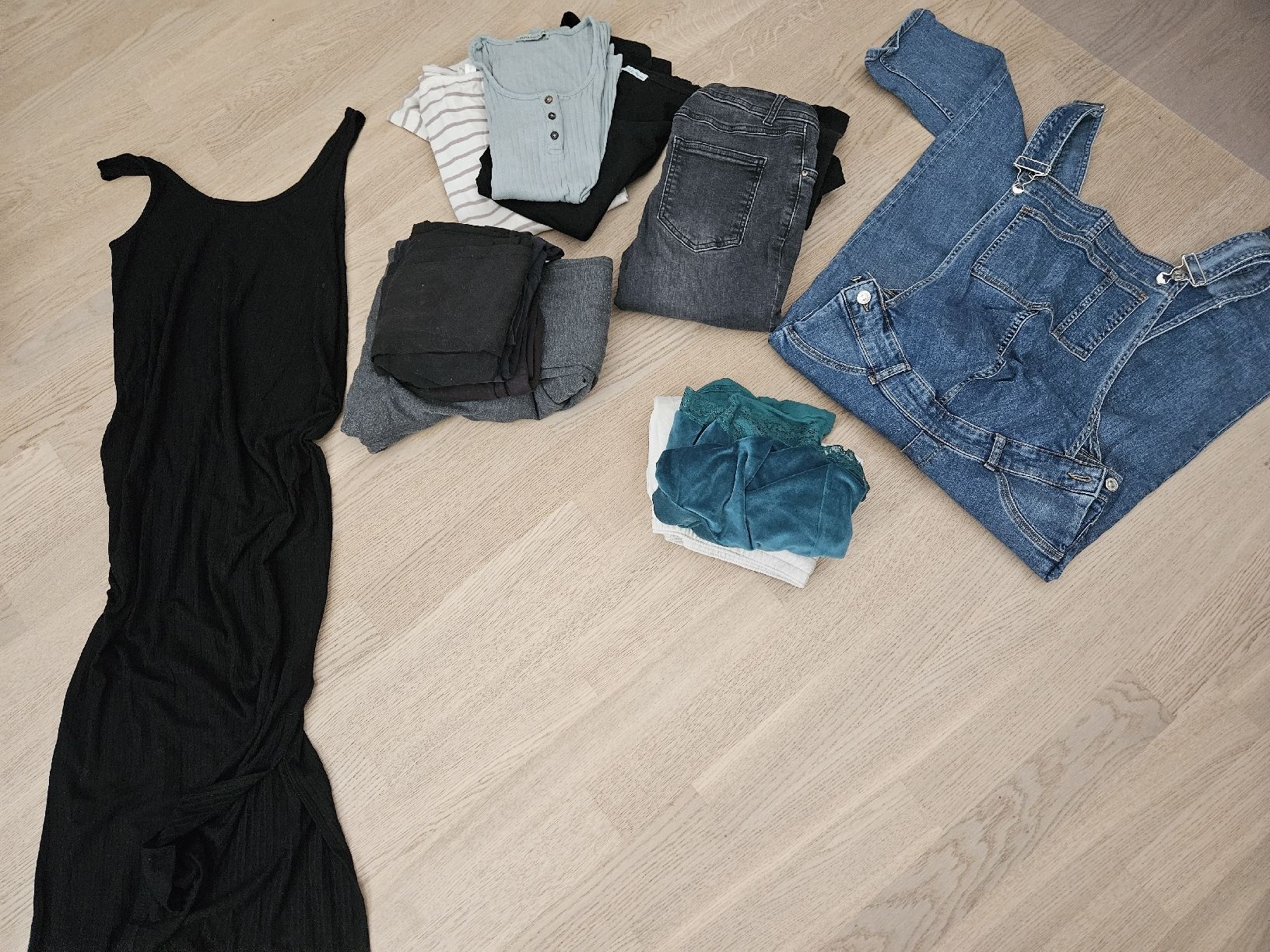Lots de vêtements: Umstandsmode Paket Gr. S – D'occasion à Weisslingen par mina_88