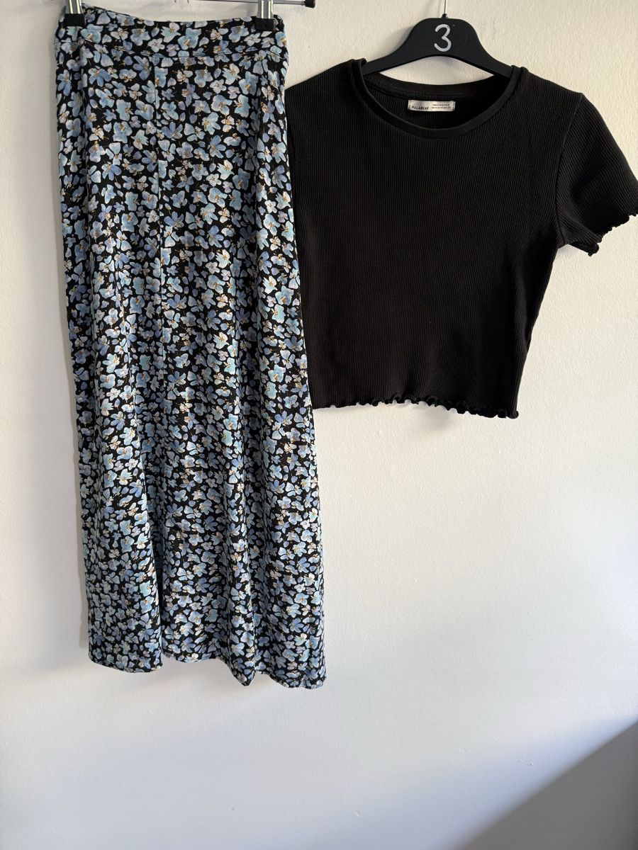 Pull&Bear Lotti di vestiti: Pull & PULL & BEAR Set: schwarzes T-Shirt + Rock (Grösse S) – Nuovo (secondo la descrizione) da Genève venduto da fat_5zzp 5