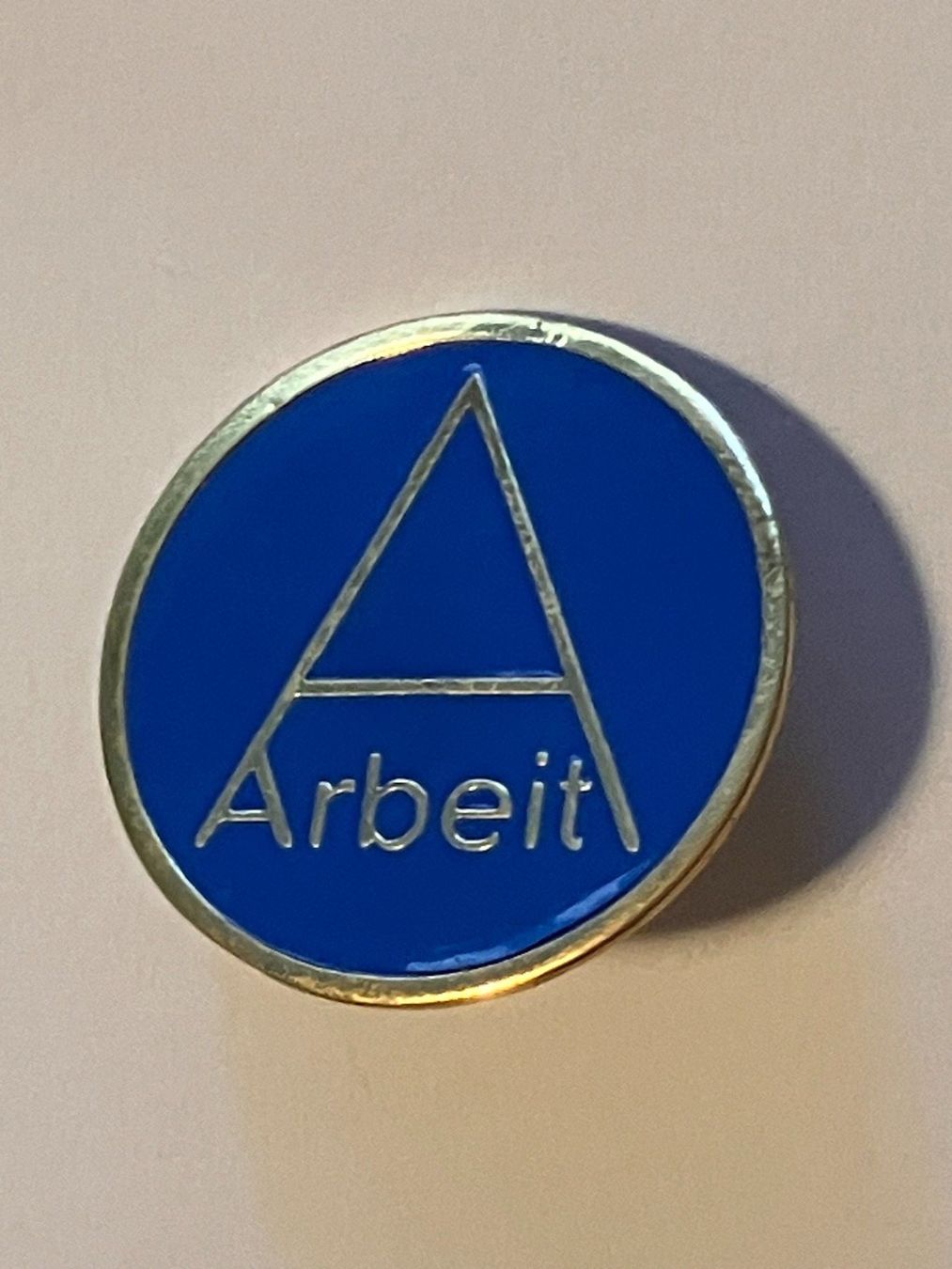 Placchette & Badge: 1 Pin Arbeit – Usato da Basel venduto da djwwpp