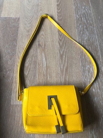 Ledertasche in Gelb